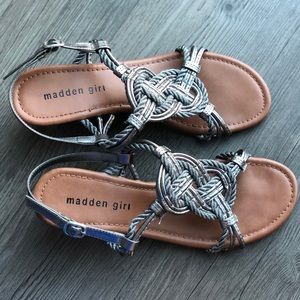 Silver women’s sandals - Size 8